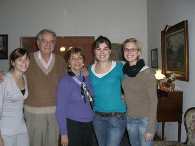 Links Julia , daneben Jessi,meine Gasteltern Sergio und Silvia und meine Wenigkeit